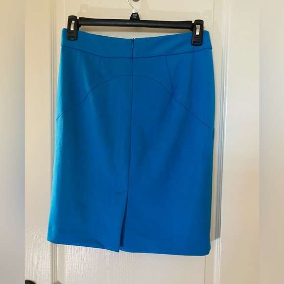 Women’s Blue Le Suit Skirt and Jacket Suit - Picture 3 of 5